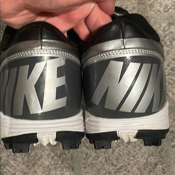Nike Land Shark 2 Low Black and Silver Football Sports Cleats - Picture 6 of 6